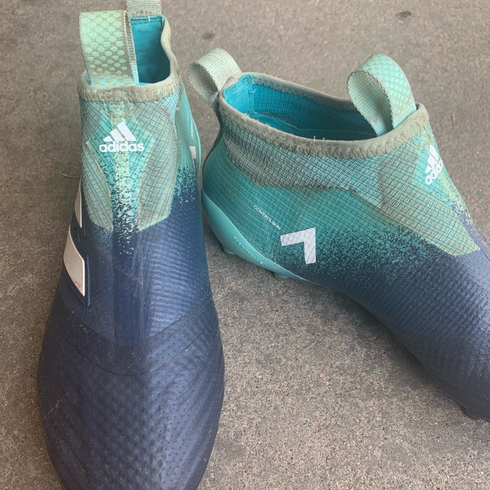 No lace adidas soccer cleats
